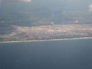 레투이의 모래 언덕이 있는 해변