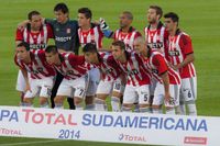2014 코파 수다메리카나에서 페냐롤을 상대로 선발 출전한 에스투디안테스