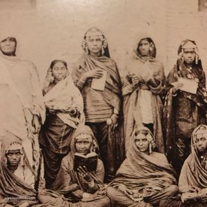 1875년 암리차르의 교회 선교 학교에서 등록한 시크교 소녀들의 사진