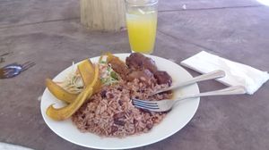 리몬의 주요 요리인 쌀과 콩