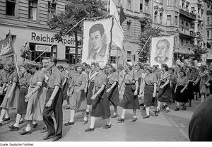 자유 독일 청년 행진 (1951), 베를링구에르의 초상화