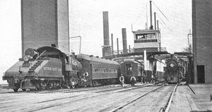 경사형 후면 탄수차와 함께 선셋 리미티드를 샌프란시스코 포트 코스타의 열차 페리 Solano에 싣는 모습, 사우스 퍼시픽 철도