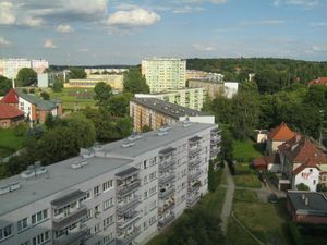 볼레스와비에츠의 피아스토프 주택 단지, 요한 바오로 2세 거리의 마천루에서 본 모습