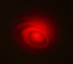 적색 레이저로 실험한 마이컬슨 간섭계에 의한 간섭 무늬