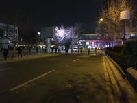 경찰이 공격 이후 귀벤 공원과 크즐라이 광장 접근을 통제하는 모습