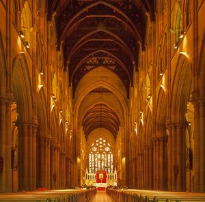 북쪽을 바라본 중앙 본당