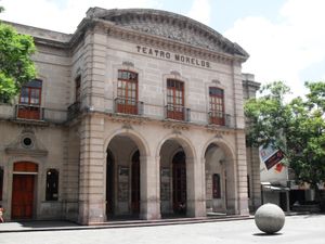 모렐로스 극장. 1914년 아과스칼리엔테스 혁명 협약을 개최했다.