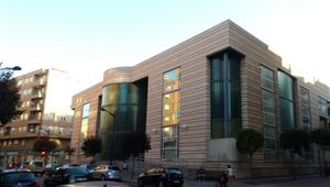 라 만차 도시의 엔산체에 위치한 문화 센터인 엑상셰 문화 센터.