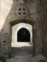 에스토니아 히우마섬에 있는 16세기 성당에 있는 켈트 십자