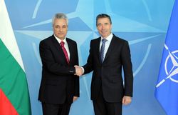 2013년 3월 27일 브뤼셀에서 라스무센과 함께한 불가리아 총리 마린 라이코프