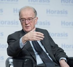 2018년 카스카이스에서 열린 호라시스 글로벌 회의에 참석한 삼파이우