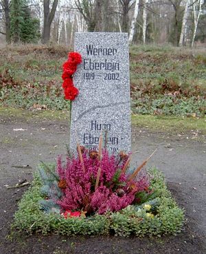 후고와 베르너 에버라인의 묘비
