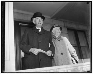 은퇴한 브랜다이스 대법관, 1939년 83번째 생일을 맞아 부인과 함께