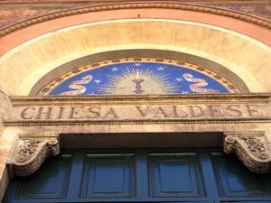 이탈리아 로마의 발도파 교회 입구
