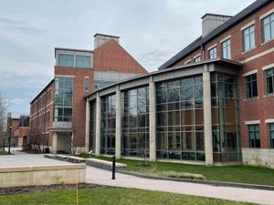 세인트 조지프스 대학교 유니버시티 시티 캠퍼스의 맥닐 과학 기술 센터