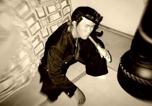 1990년대 일본 양키(2015년 재현)로 분장한 남성