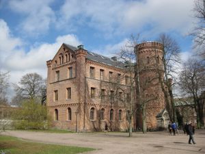 쿵스후세트(Kungshuset). 1584년에 완공된 가장 오래된 대학교 건물이다.