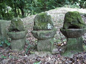 폐불훼석으로 파괴된 석불