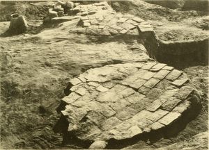 1900년에 발굴된 벽돌로 된 원형 구조물.