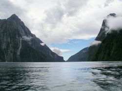 밀포드 사운드 (Milford Sound), 뉴질랜드는 "엄격한 해양보호구역"(Category Ia)이다.