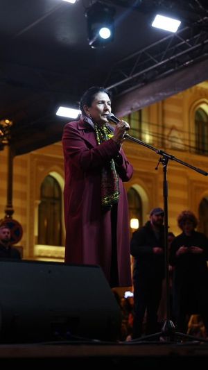 2024년 10월 20일, 주라비슈빌리가 친유럽 집회에서 연설하고 있다.