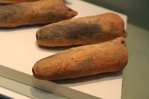 쿠쿠테니 문화의 남근 형상, 기원전 3000년