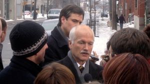 2006년 겨울 선거 운동 중 미디어 스크럼에서의 모습