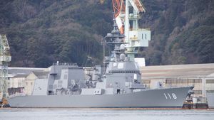 재팬 마린 유나이티드 마이즈루 조선소. 사진은 JS 후유즈키 DD-118.