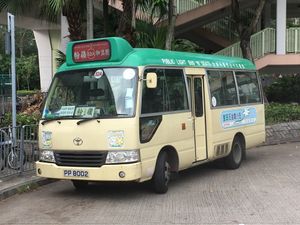 홍콩 내에서 운행중인 토요타 코스터