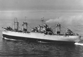 가이텐이 근접 폭발하여 대파된 탄약 수송함 마자마