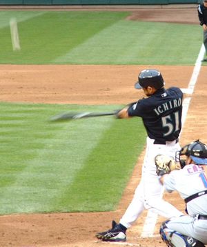 공을 라이트 방향으로 "당겨치는" 이치로