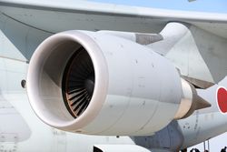 C-2에 장착된 CF6-80C2K1F 터보팬 엔진