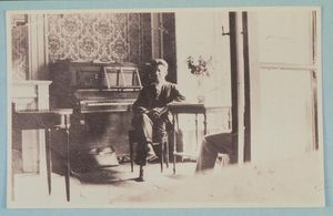 1920년경, 캉 대학교의 쁘리디 파놈용