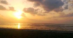 일출 시의 시에스타 해변