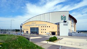 Dębowiec 스포츠 경기장