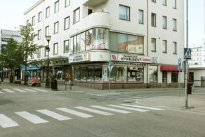 카야니의 Kauppakatu와 Kirkkokatu 교차로