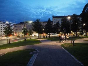 헬싱키와 라플란드의 침대칸 열차는 보통 자정 즈음에 탐페레에 약 30분 동안 정차하며, 모험심이 강한 승객들에게 잠시 도시를 방문할 시간을 준다.