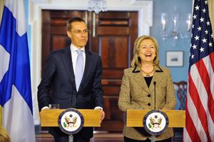 2011년 4월, 힐러리 클린턴 국무 장관과 스투브