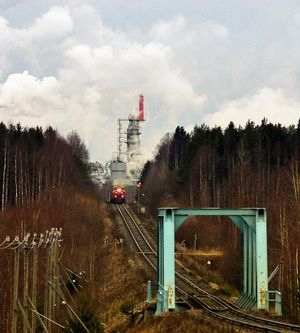 애애네코스키 펄프 공장에서 출발하는 화물 열차