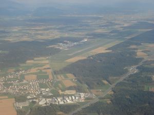 공항과 주변 지역의 조감도