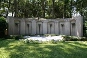 글렌우드 묘지에 있는 휴스 가족 묘지