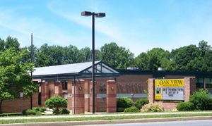 페어팩스에 위치한 오크 뷰 초등학교