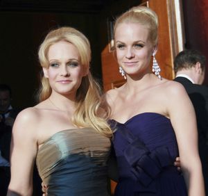 오스트리아의 TV 진행자 미르얌 바이셸브라운 (오른쪽)과 그녀의 이란성 쌍둥이 멜라니 빈더. 외모는 비슷하지만 키 차이가 있다.