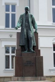 이그나치 루카시에비츠 발명가 기념비