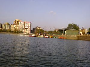 역사적인 호수인 칼라 탈라오