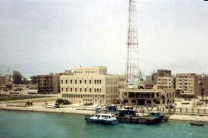 1982년 운하에서 바라본 수에즈 전경