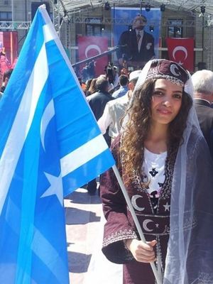 터키 이스탄불에 있는 이라크 투르크멘 여성.