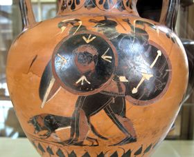 머리가 둘 달린 오르토스와 몸이 셋 달린 게리온. 아티카의 흑색상 목 암포라, 스윙 화가 작, 기원전 550–500년경 (파리, Cab. Med. 223).