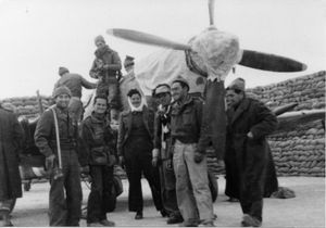 1948년 팔레스타인 전쟁 중 아리시 비행장의 하렐 여단 구성원.