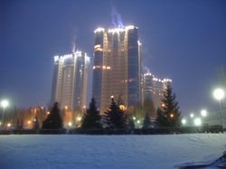 사마라의 고층 주택 지구, 겨울에 얼어붙은 볼가 강에서 바라본 모습